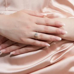 Gravierbarer Halo-Diamantring aus Gelbgold für Damen BDR0010-GSL