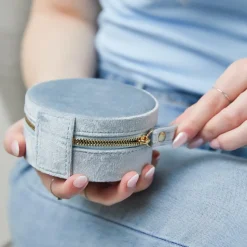 Rundes Schmucketui aus Samt, eisblau GET0046