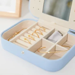 Schmucketui aus hellblauem Kunstleder GET0050