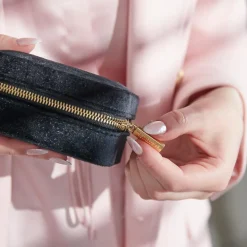 Schmucketui in Reisegröße aus schwarzem Samt GET0047