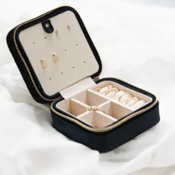 Schmucketui in Reisegröße aus schwarzem Samt GET0047