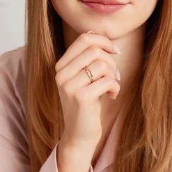 Zierlicher 333er Gold Ring mit Zirkonia GR0101